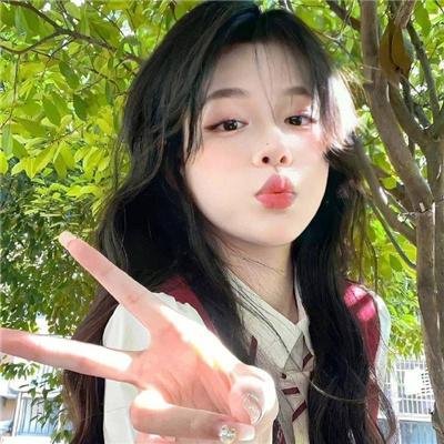 戴珍珠耳环的少女